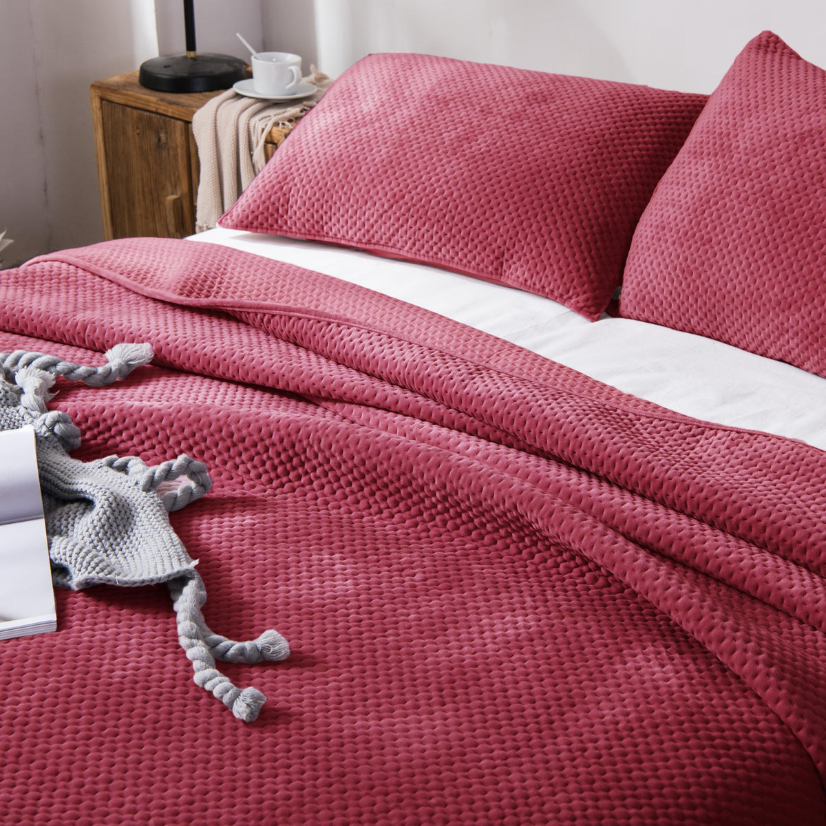 Kasentex Plush Velvet Quilt Set – Queen/King