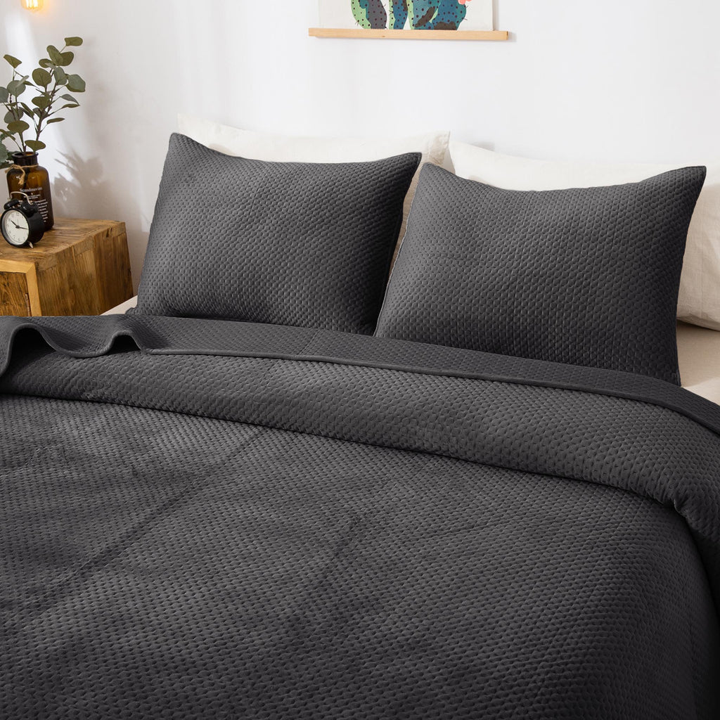 Kasentex Plush Velvet Quilt Set – Queen/King