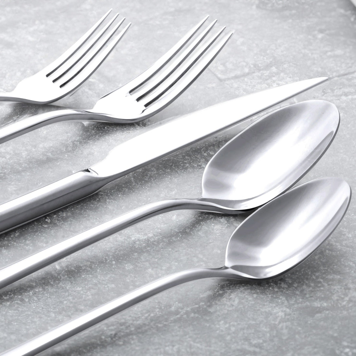 Italic Emilia Mirror 20-Piece Flatware Set