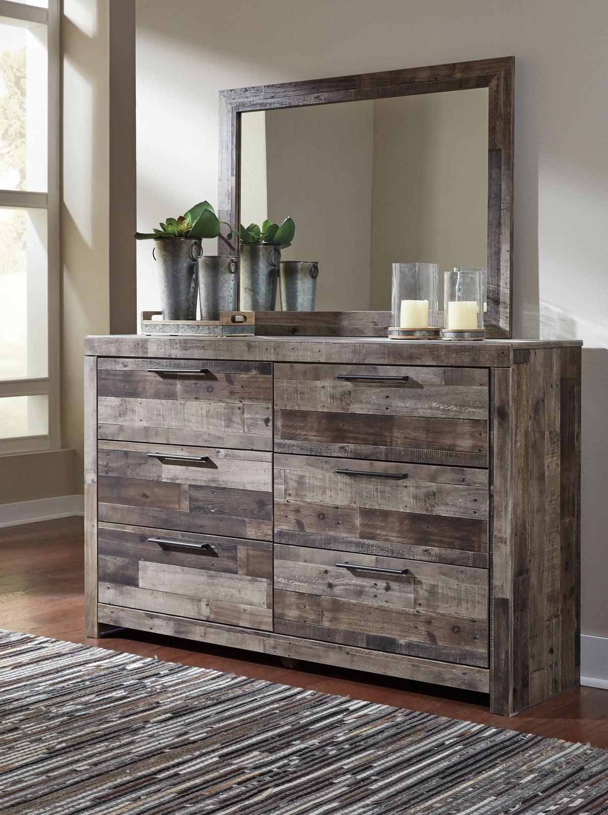 Derekson Panel Bedroom Set