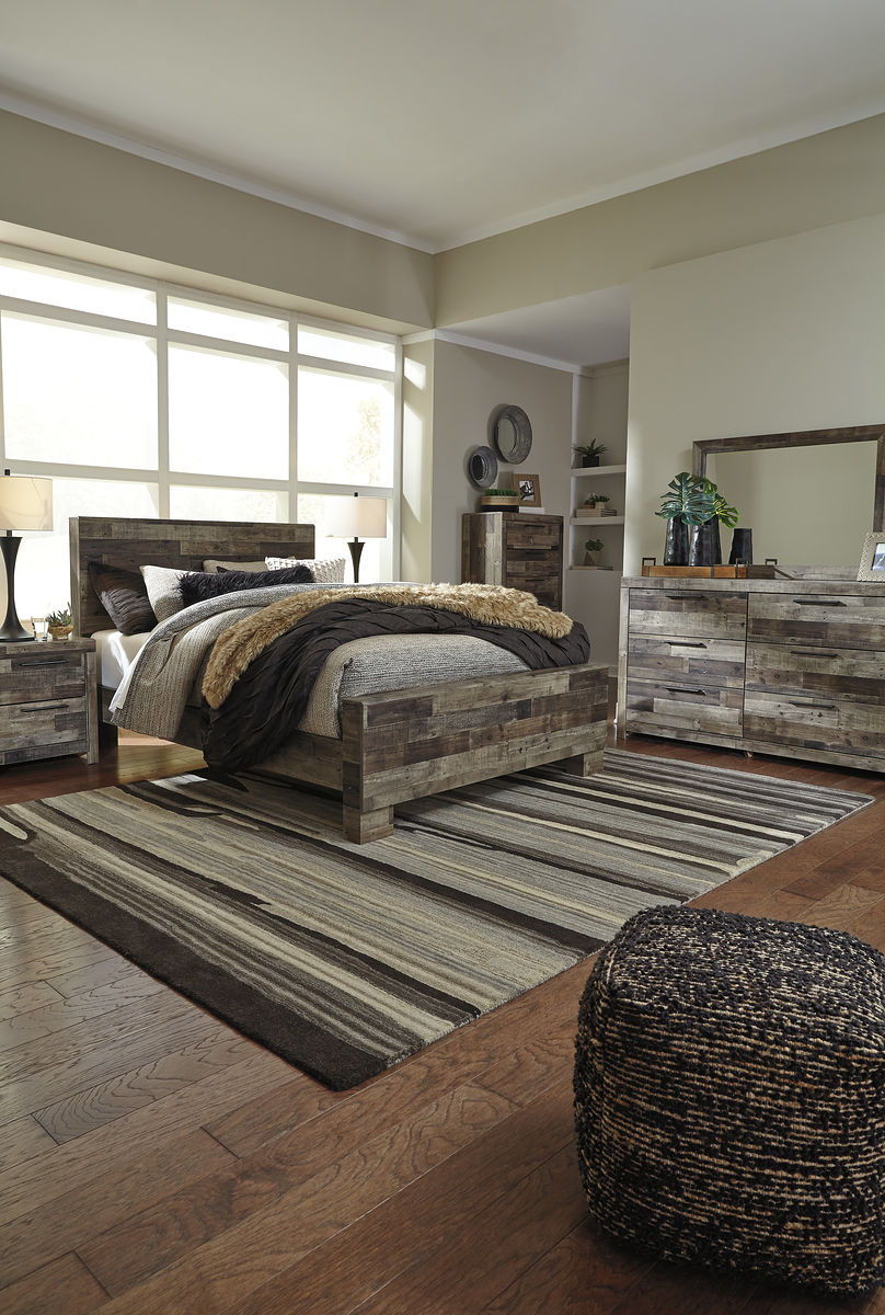 Derekson Panel Bedroom Set