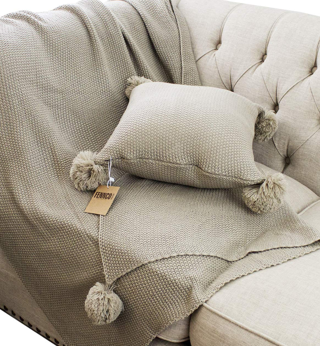Chunky Knit Pom Throw Blanket