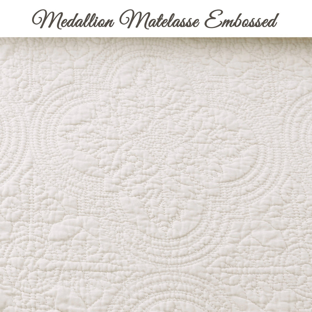 Serenity Ivory Reversible Cotton Quilt Set