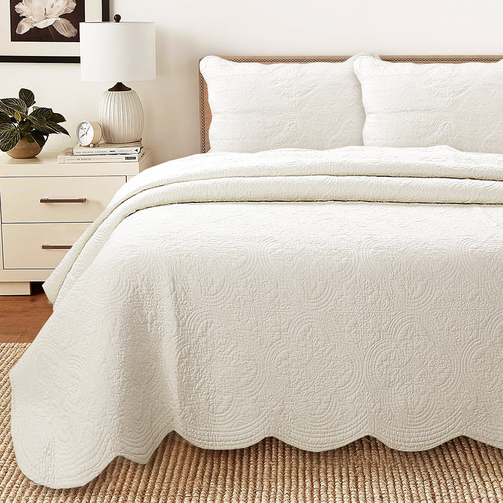 Serenity Ivory Reversible Cotton Quilt Set