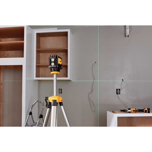 DEWALT DW08802CG Green Cross-Line Laser Level