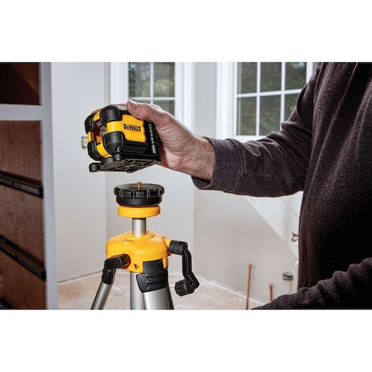 DEWALT DW08802CG Green Cross-Line Laser Level