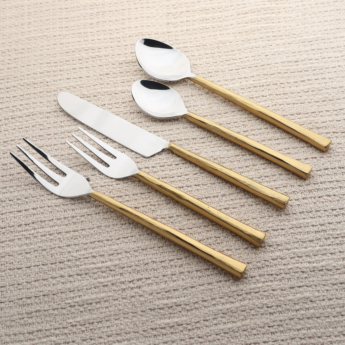 INOX Sundance Flatware Place Setting