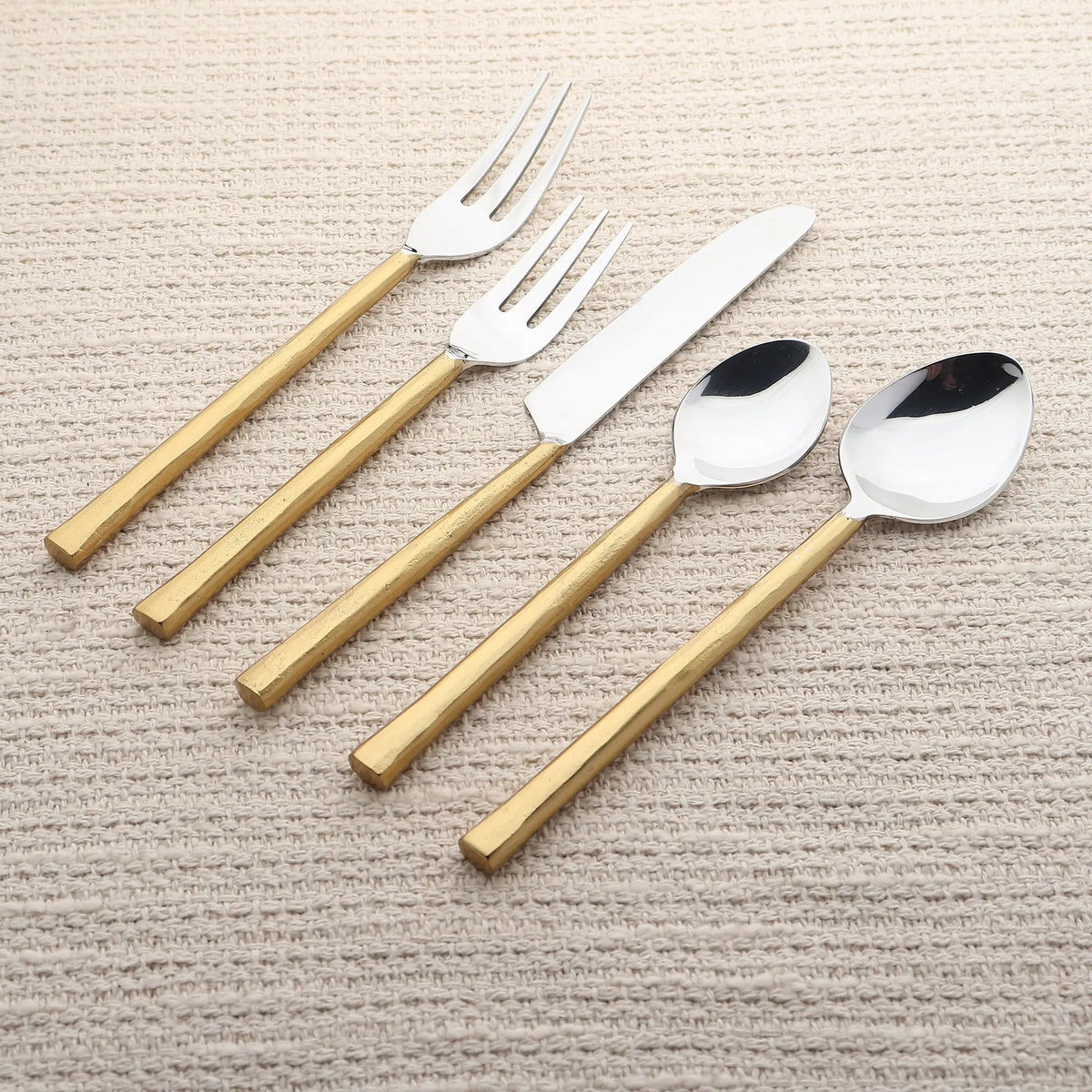 INOX Sundance Flatware Place Setting